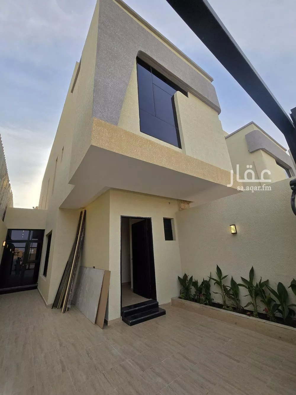3 bedroom floor in Al Zahrah 4