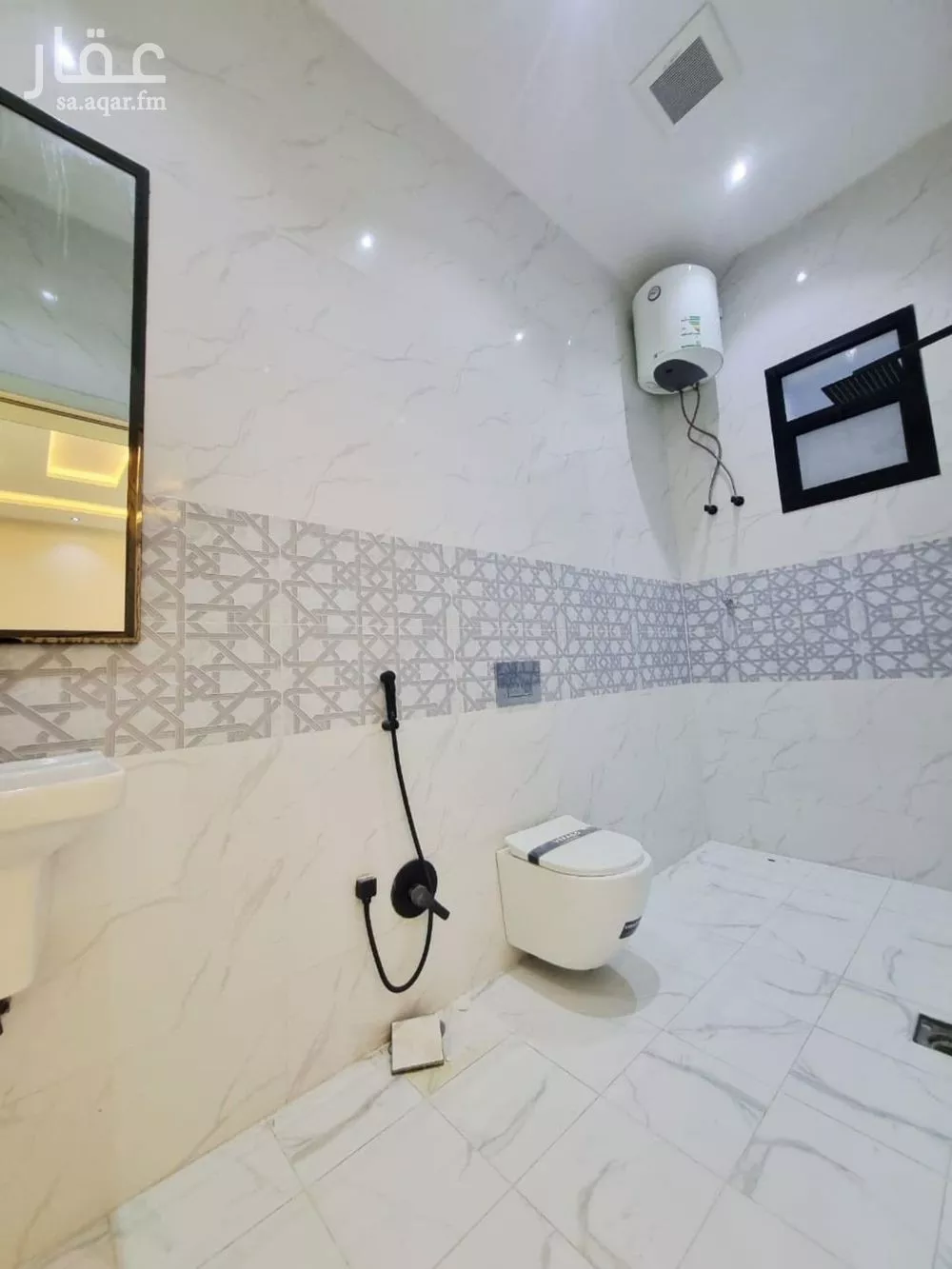 4 bedroom floor in Tuwaiq 7
