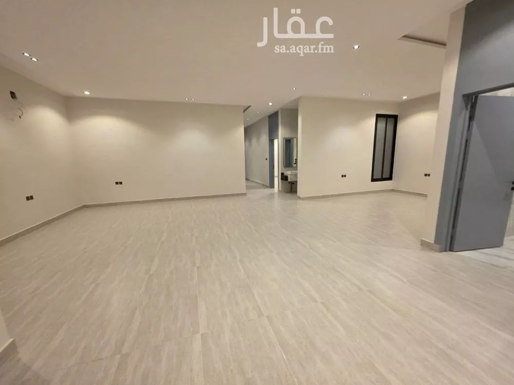 4 bedroom floor in Badr 11