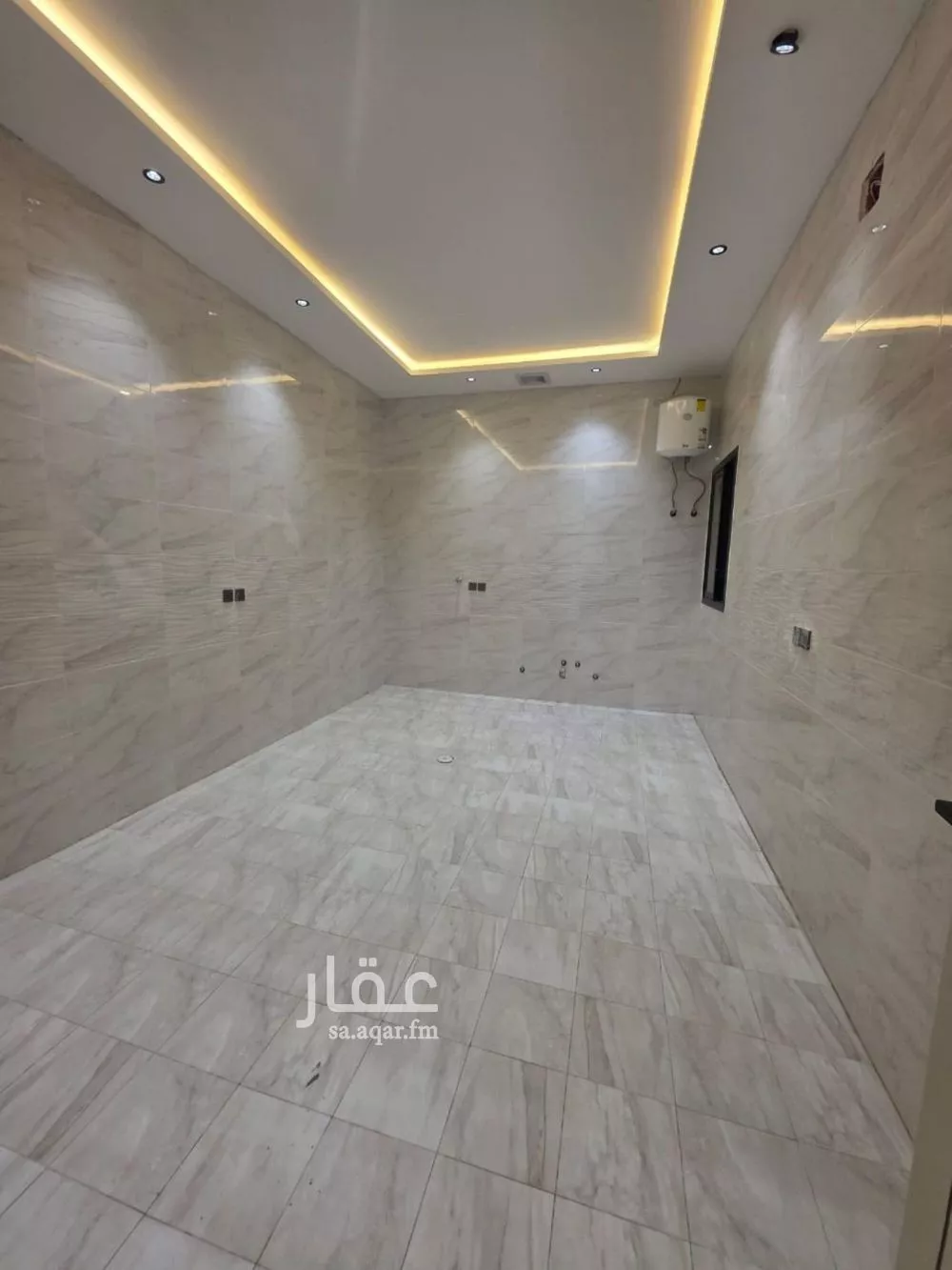 4 bedroom floor in Uhud 7