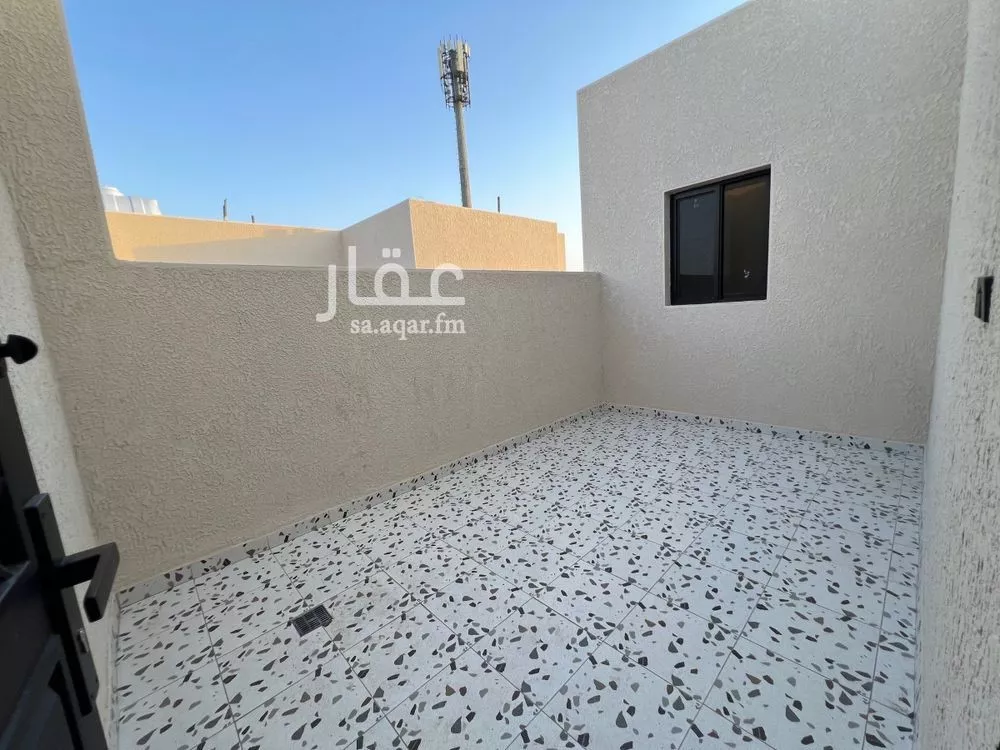 5 bedroom floor in Badr 4