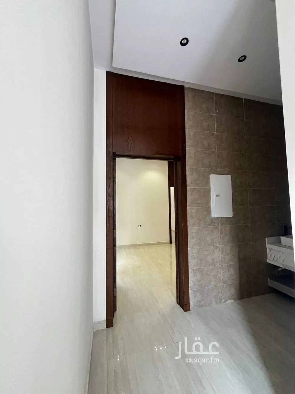 3 bedroom floor in Al Hazm 2