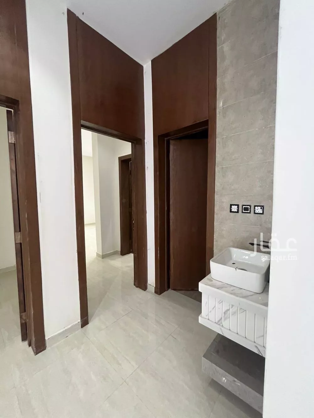3 bedroom floor in Al Hazm 9