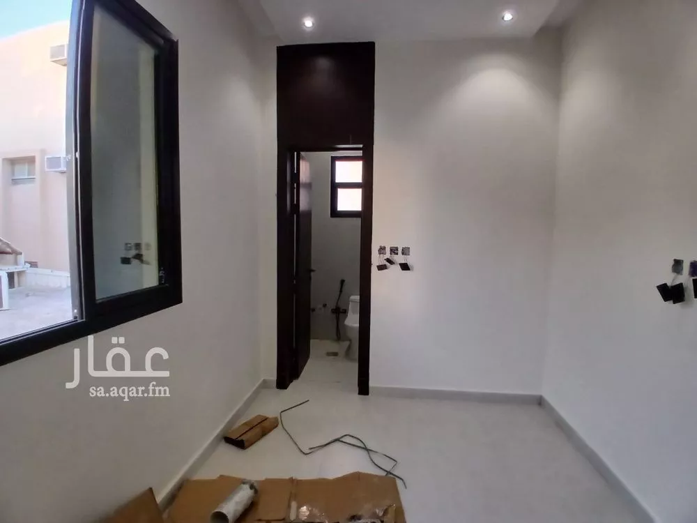 3 bedroom floor in As Suwaidi 12