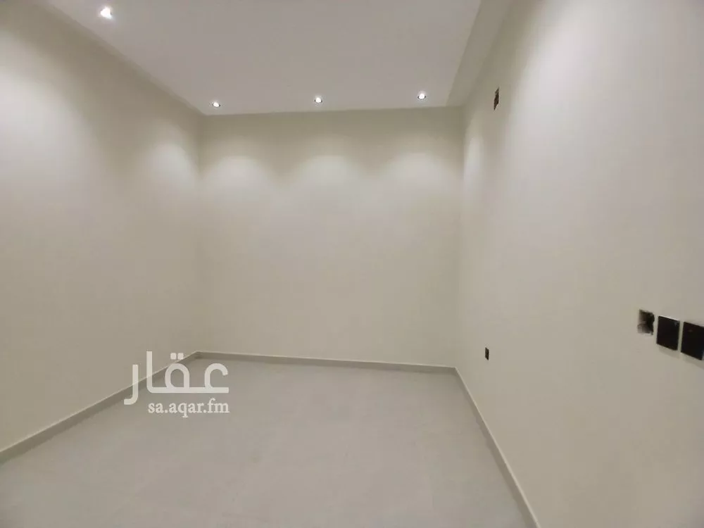 3 bedroom floor in As Suwaidi 5