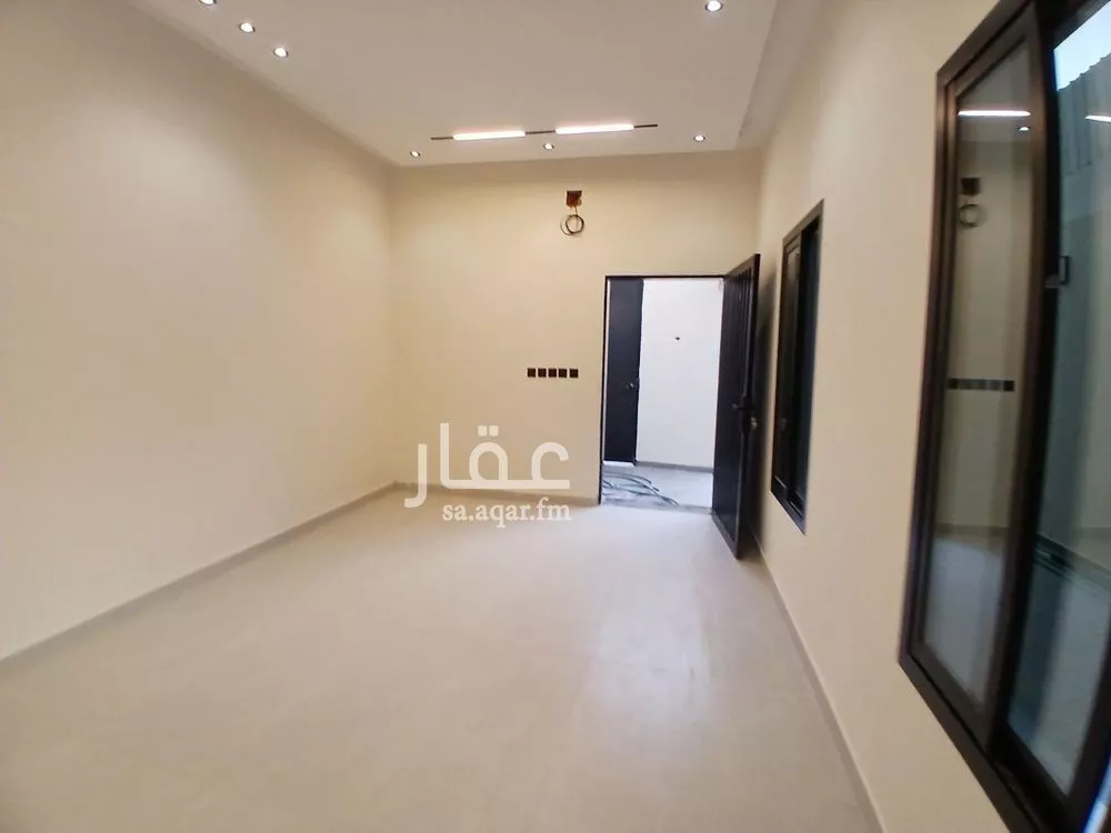 3 bedroom floor in As Suwaidi 10