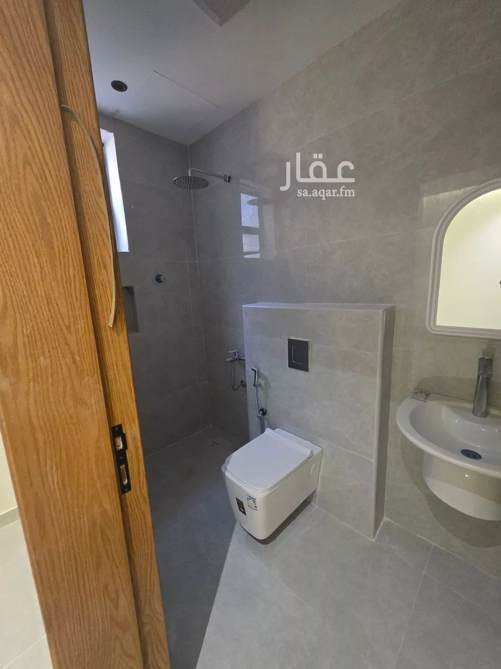 5 bedroom floor in Dirab 7
