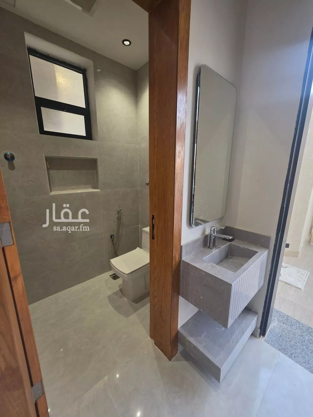5 bedroom floor in Dirab 8