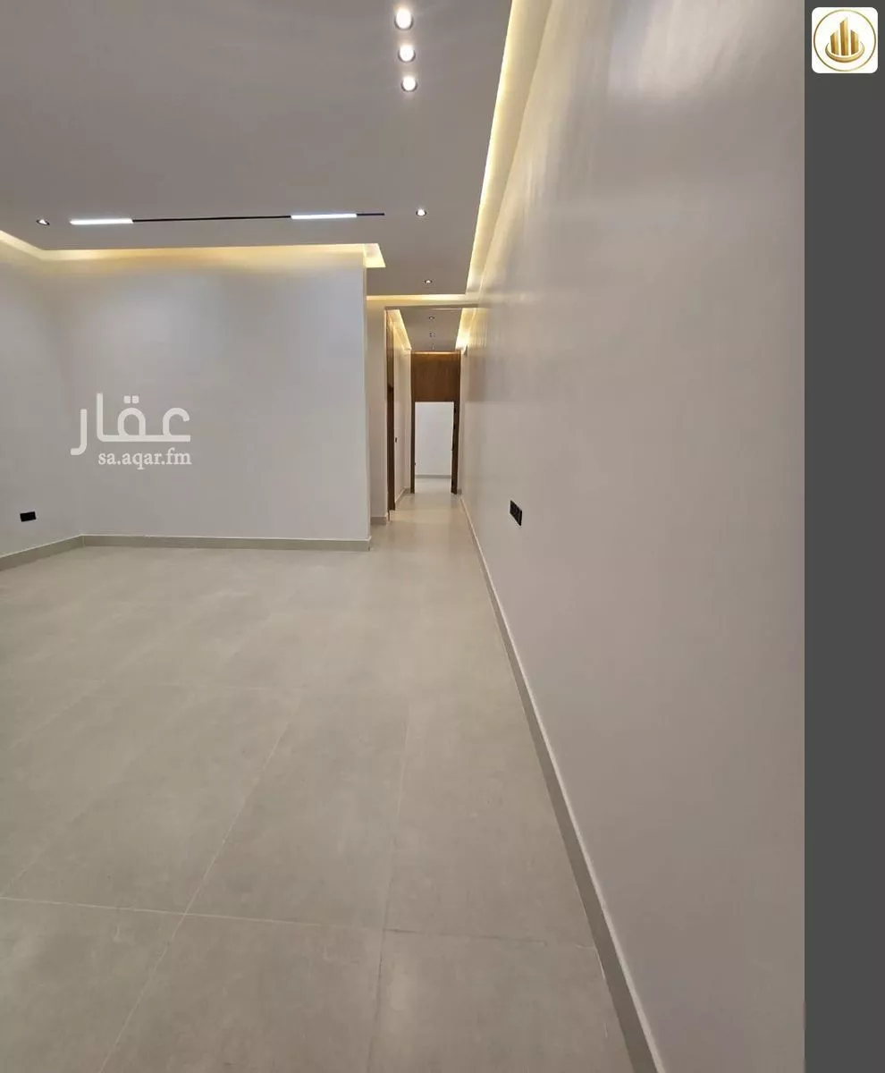 4 bedroom floor in Al Janadriyah 12