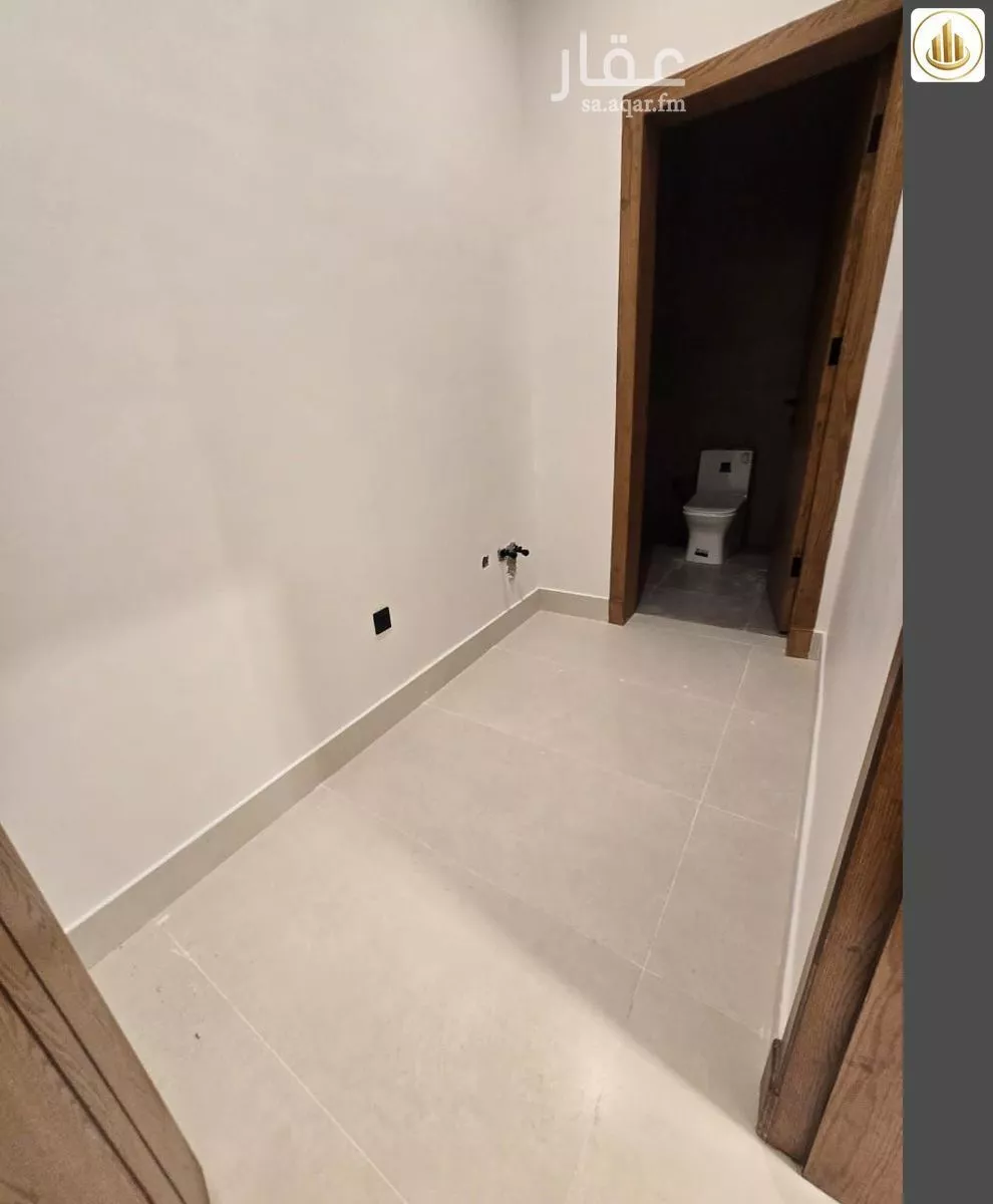 4 bedroom floor in Al Janadriyah 17
