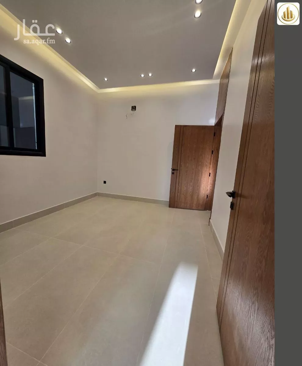 4 bedroom floor in Al Janadriyah 5