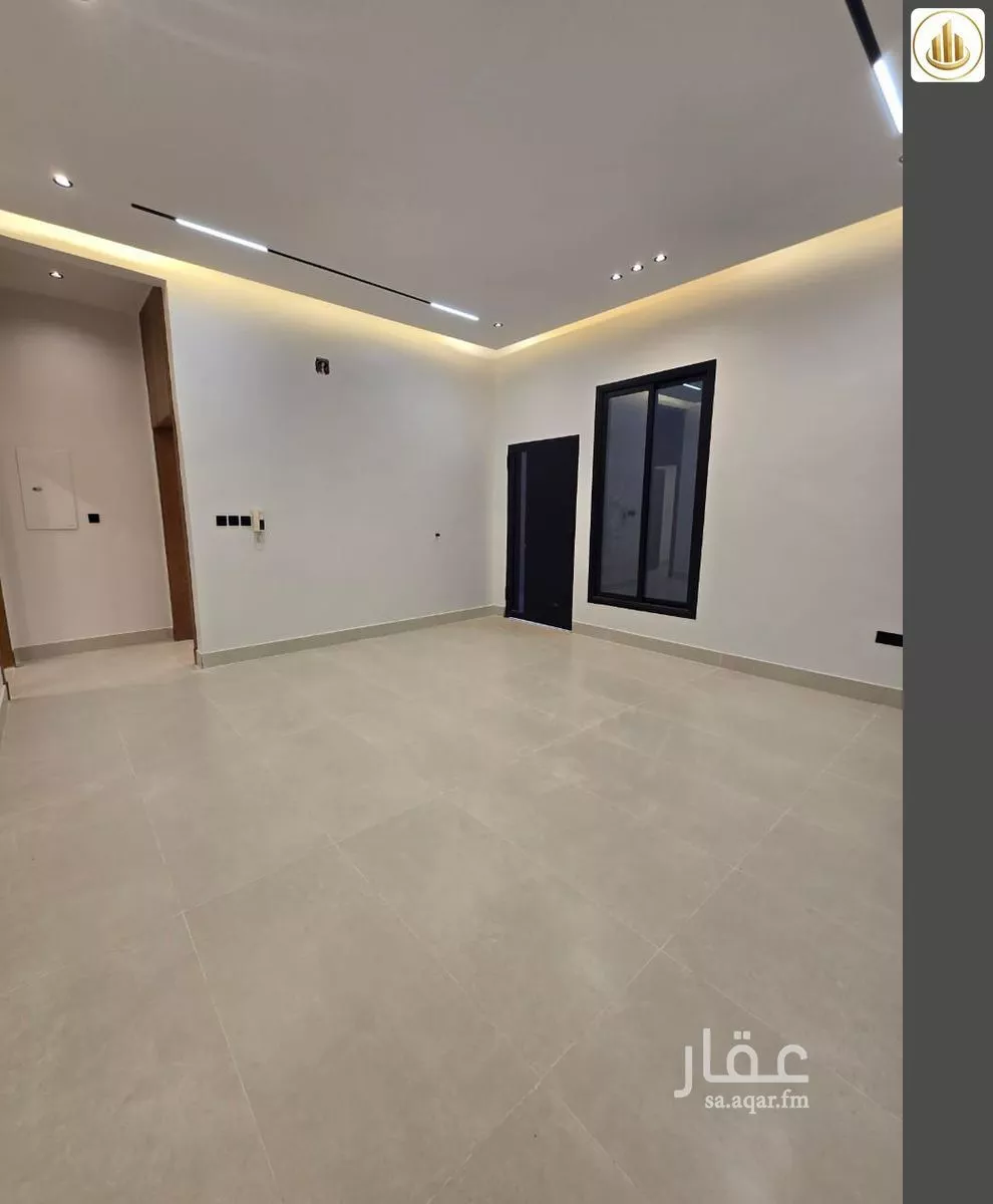 4 bedroom floor in Al Janadriyah 6