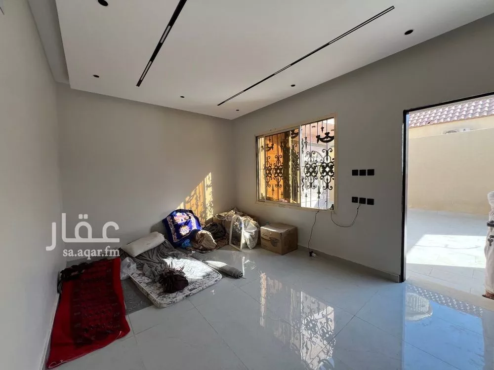 5 bedroom floor in Tuwaiq 2