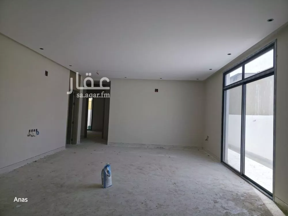 3 bedroom floor in King Faisal 9