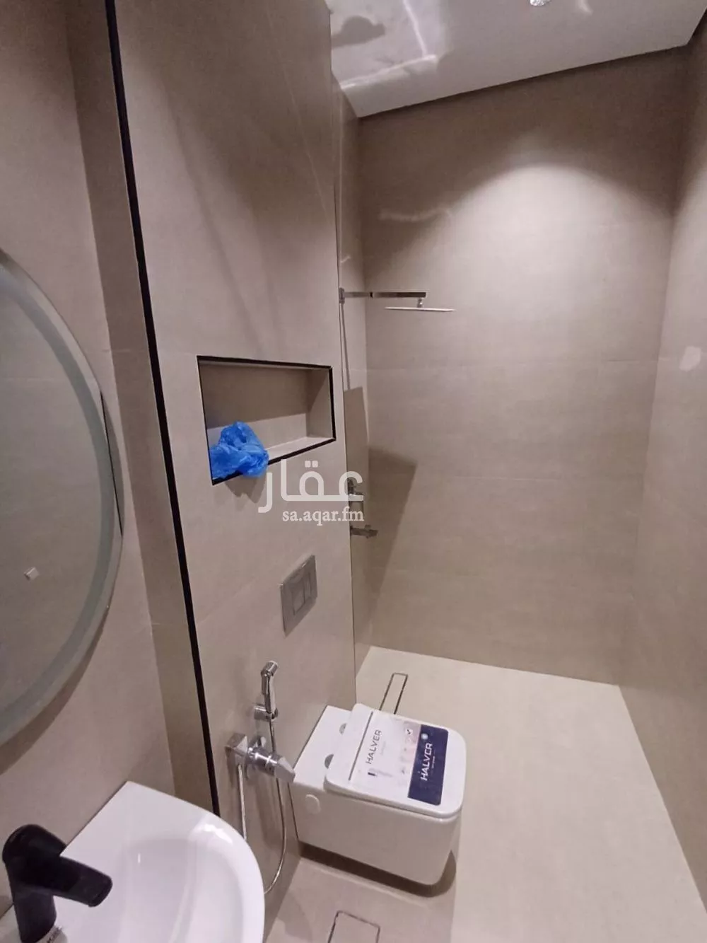 5 bedroom floor in Al Janadriyah 17