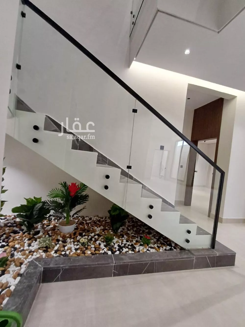5 bedroom floor in Al Janadriyah 9