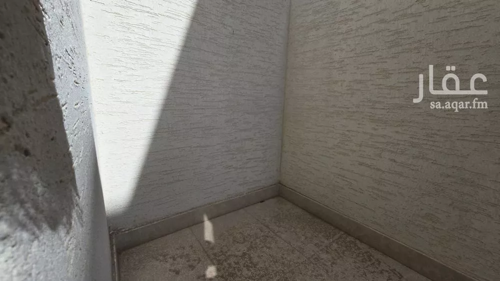 4 bedroom floor in Al Maizilah 18