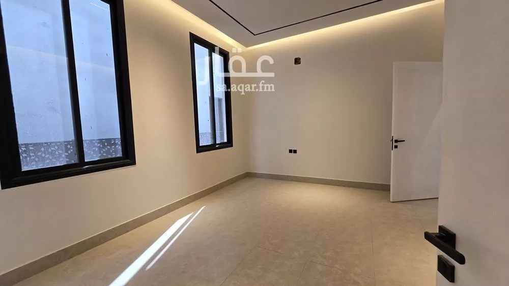 4 bedroom floor in Al Maizilah 19