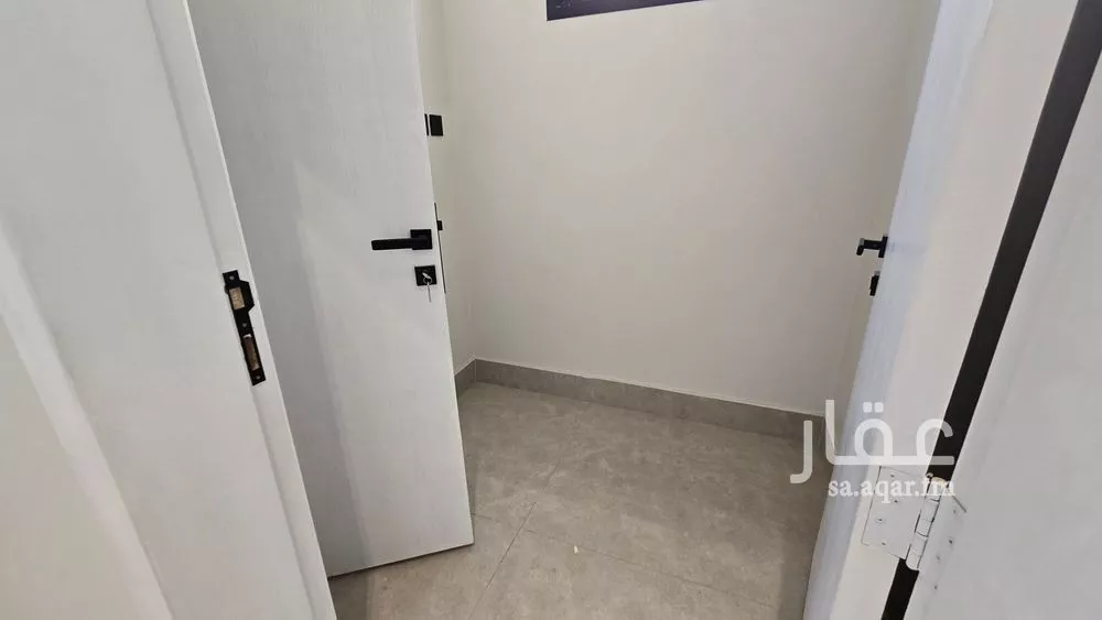 4 bedroom floor in Al Maizilah 7