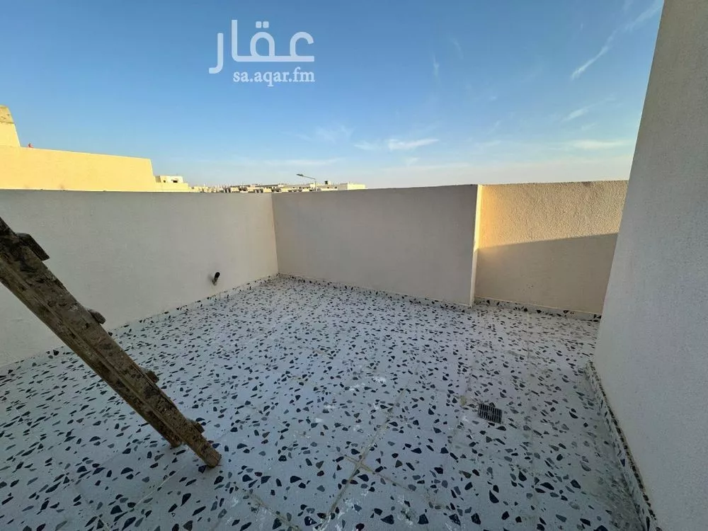 دور 4 غرف في طيبة 8