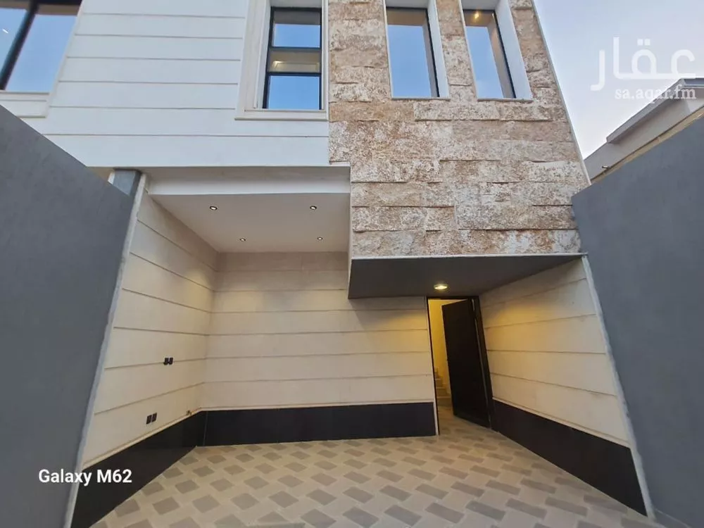 4 bedroom floor in Badr 7