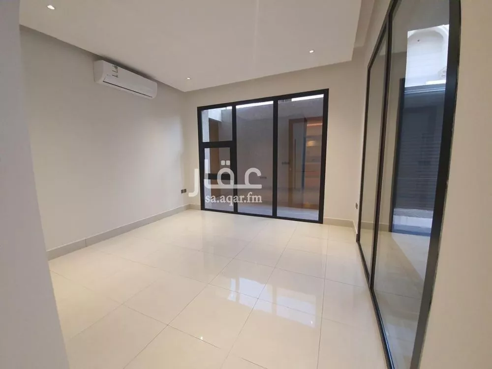 3 bedroom floor in Al Olaya 6