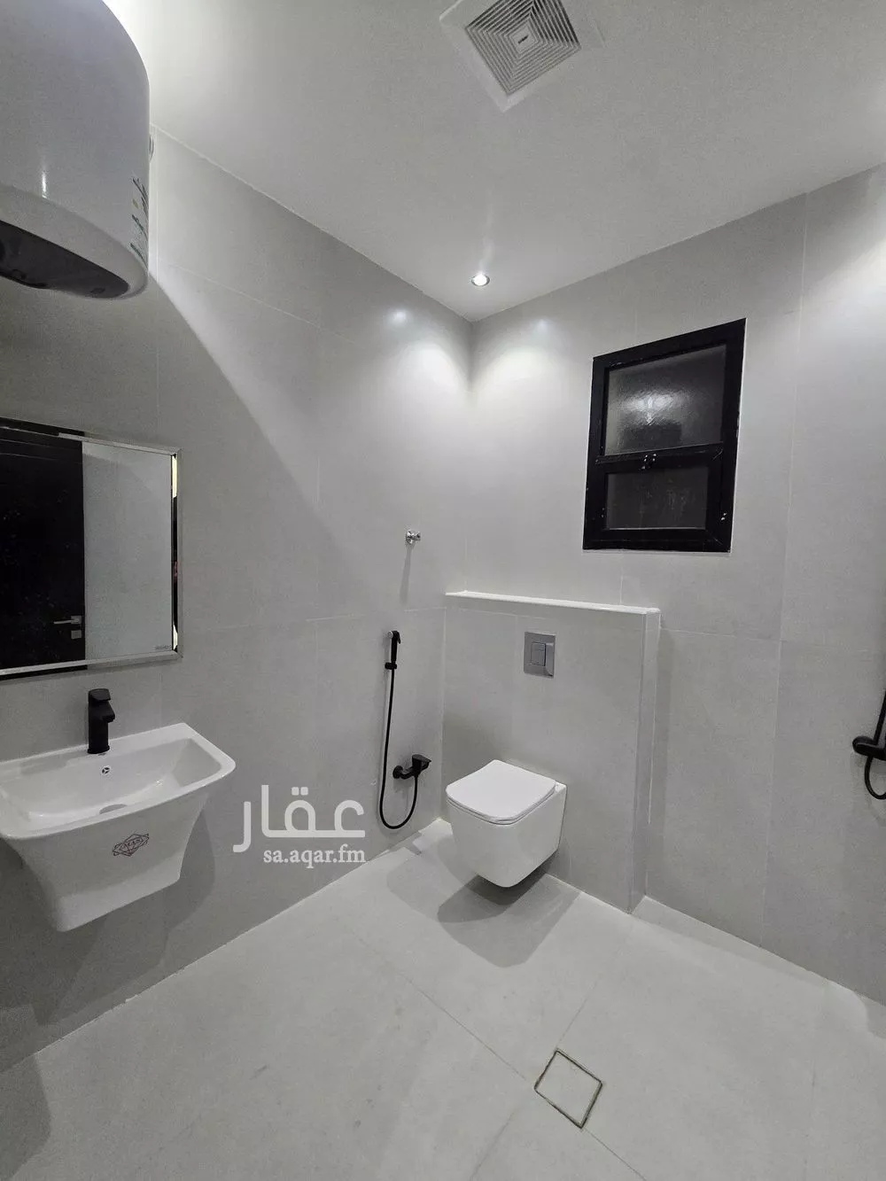 4 bedroom villa in Shubra, Riyadh 6