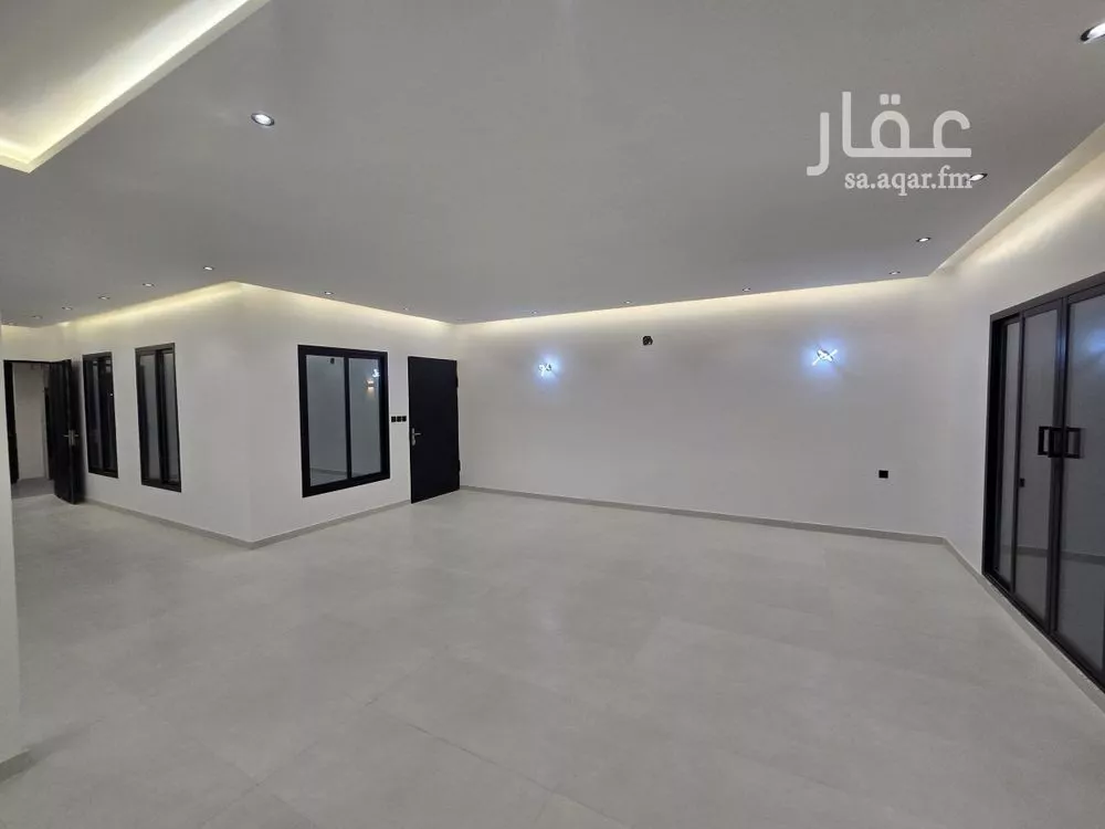 4 bedroom villa in Shubra, Riyadh 9