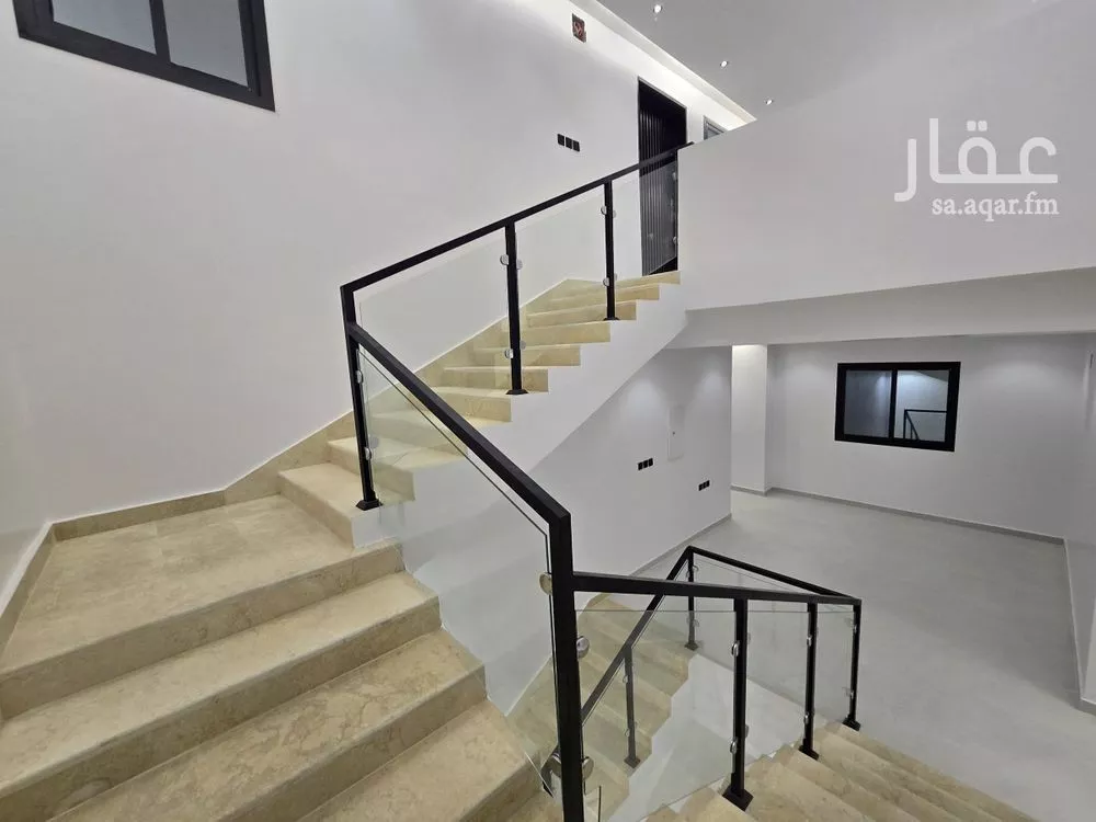 4 bedroom villa in Shubra, Riyadh 5