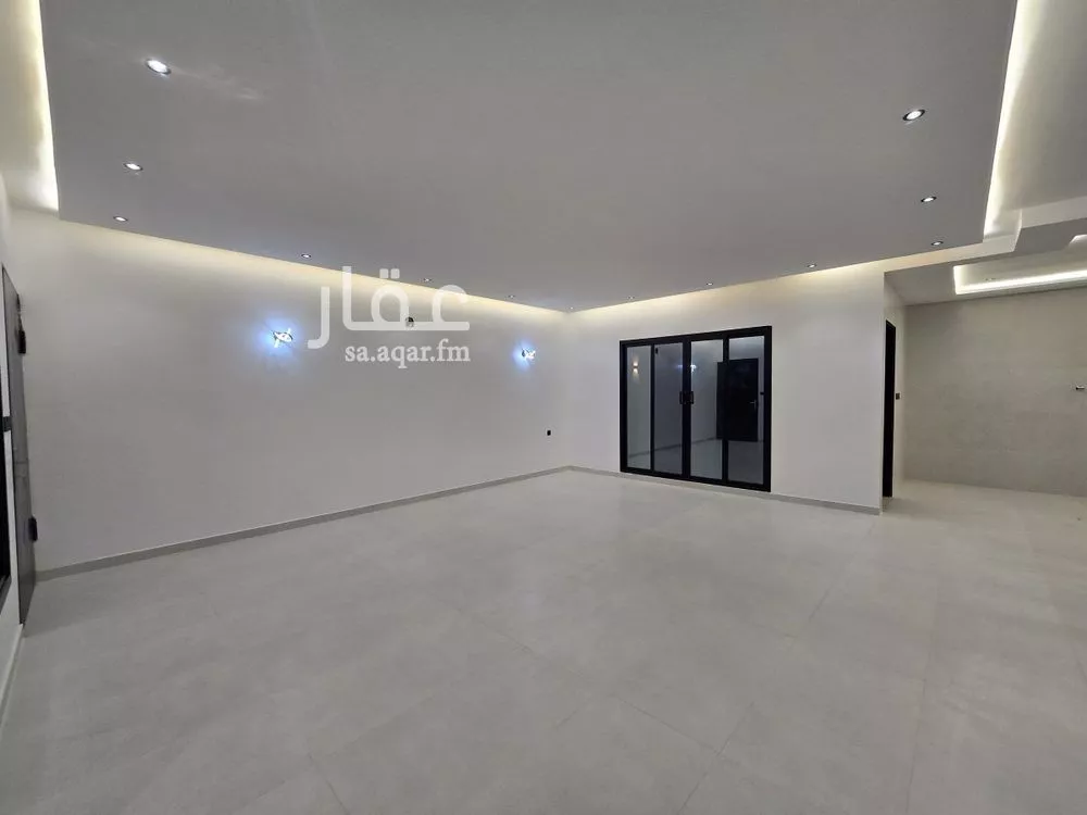 4 bedroom villa in Shubra, Riyadh 10