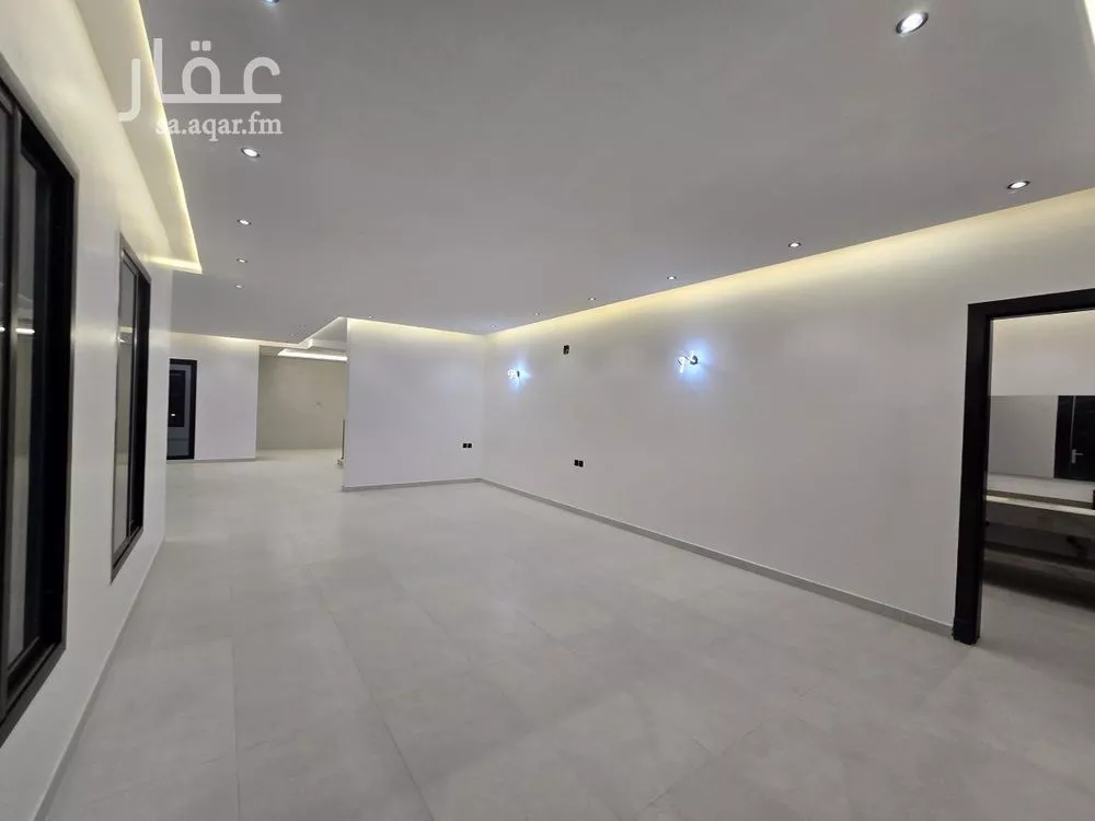 4 bedroom villa in Shubra, Riyadh 8