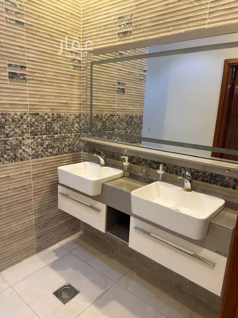 4 bedroom apartment in Al Ranuna, Madinah 2