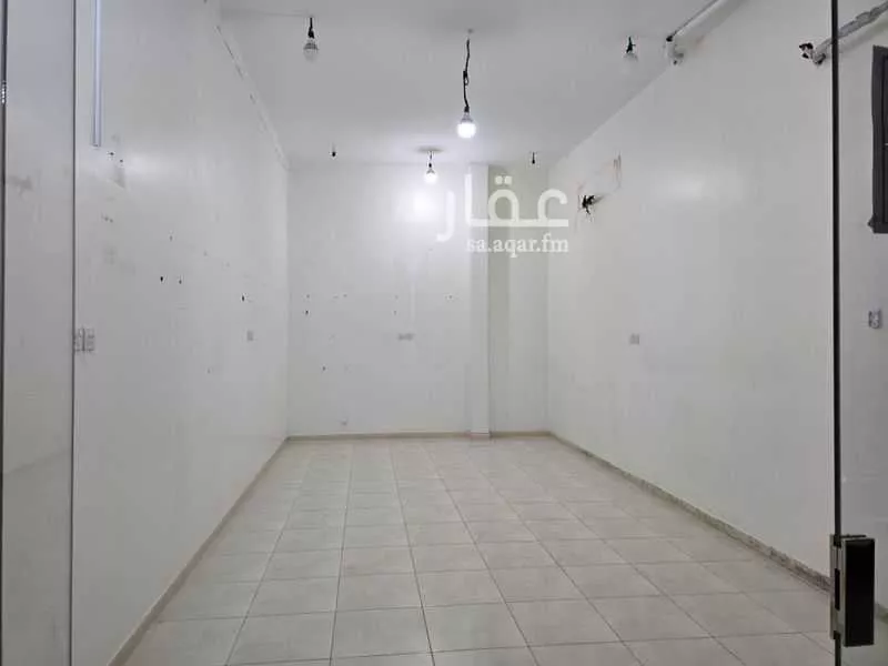 shop in King Fahd, Madinah 3