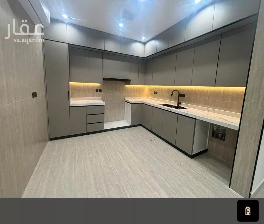 3 bedroom building in Al Rawabi, Riyadh 13
