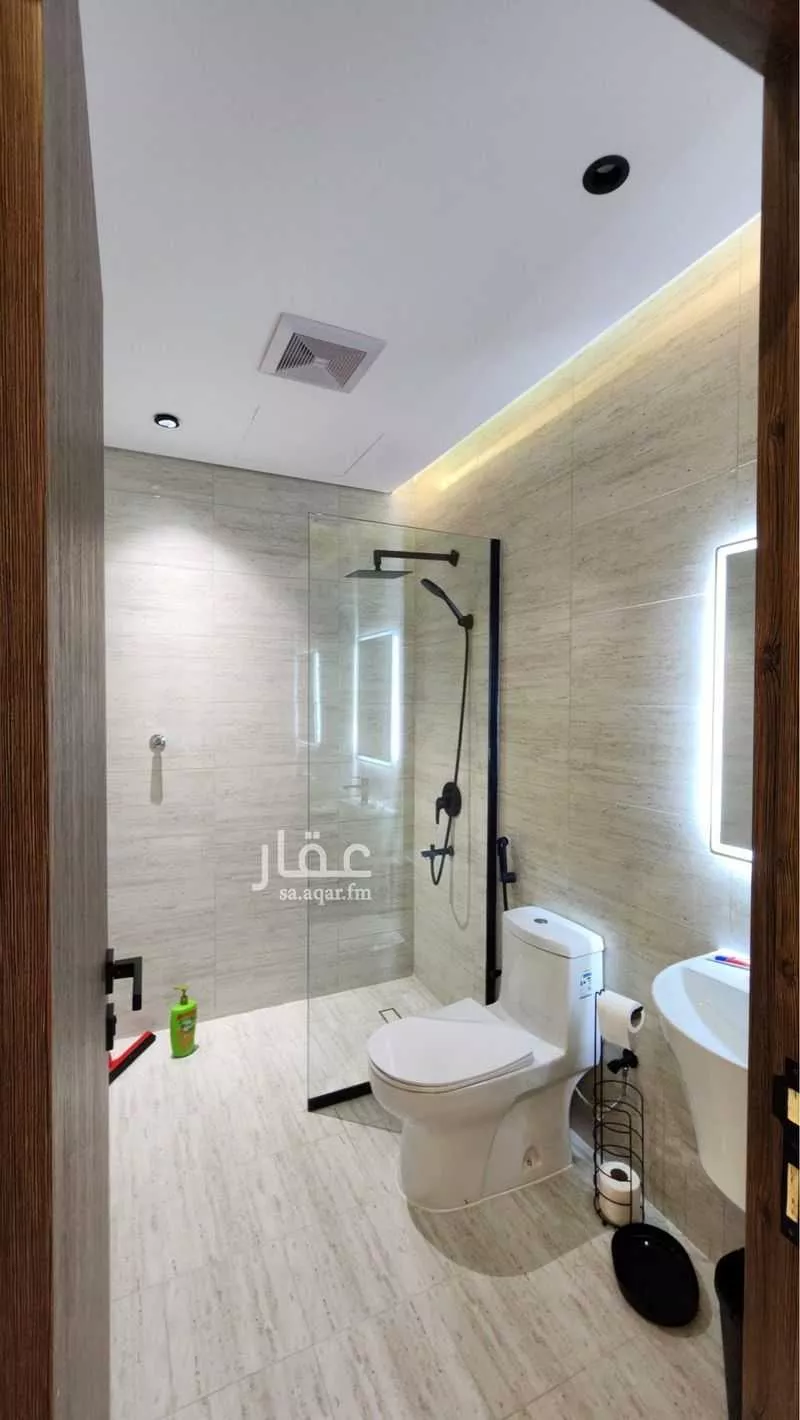 3 bedroom apartment in Al Jamawat, Madinah 5