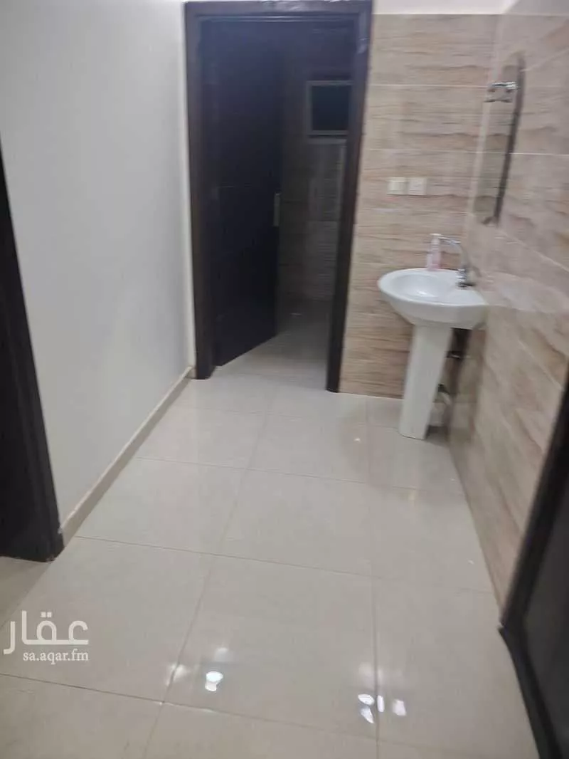 شقة في المطار