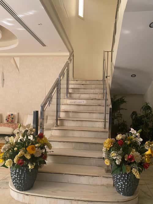 5 bedroom villa in Al Malqa 11
