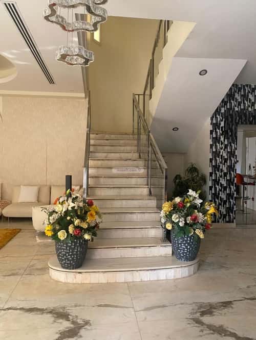 5 bedroom villa in Al Malqa 16