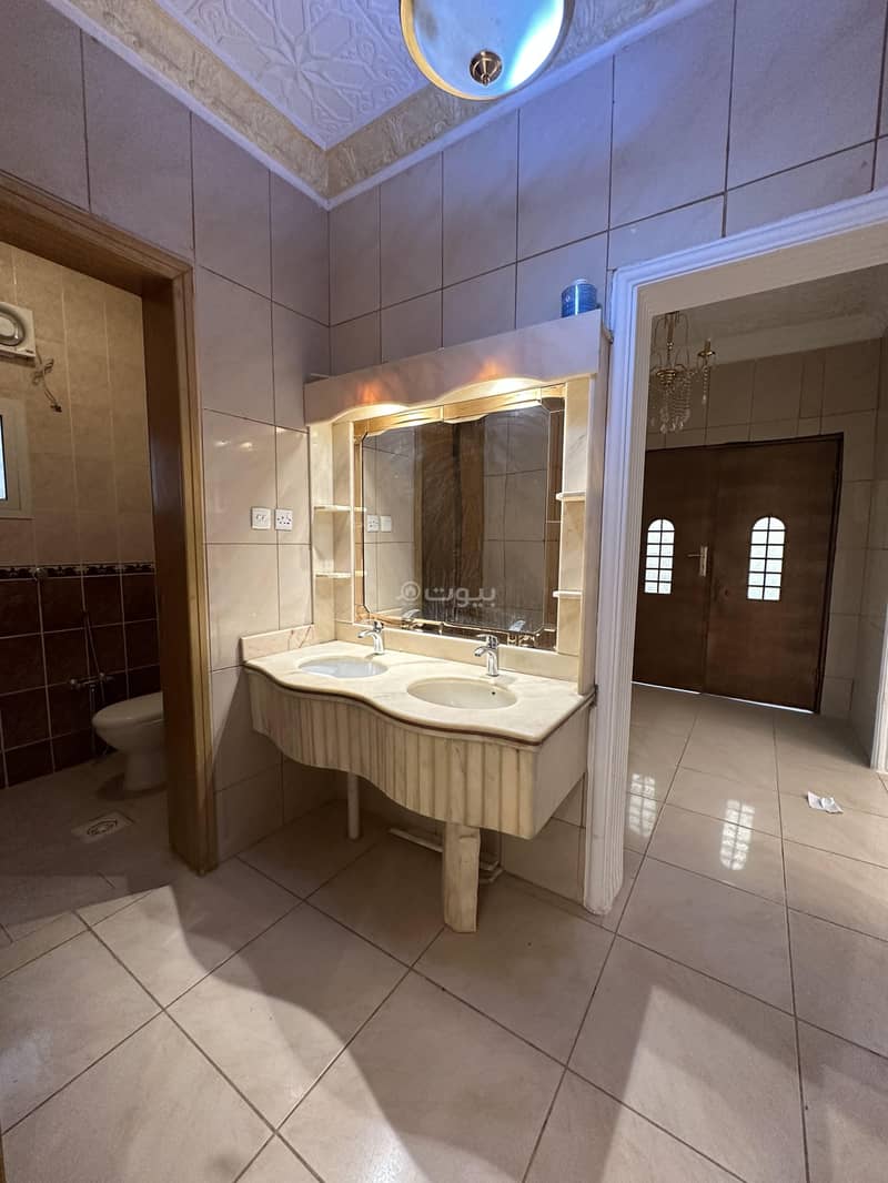5 bedroom villa in Ishbiliyah, Riyadh 15