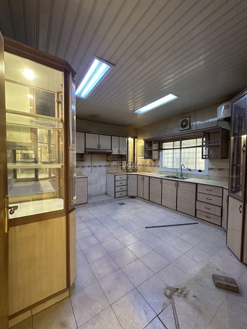 5 bedroom villa in Ishbiliyah, Riyadh 22