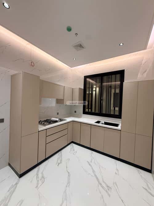 4 bedroom apartment in Dhahrat Laban 9