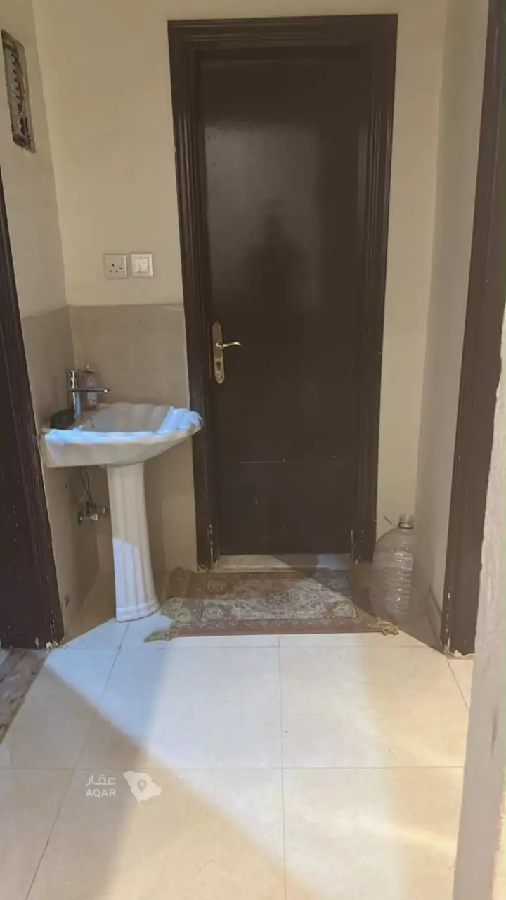 8 bedroom villa in Al Murooj, Riyadh 6