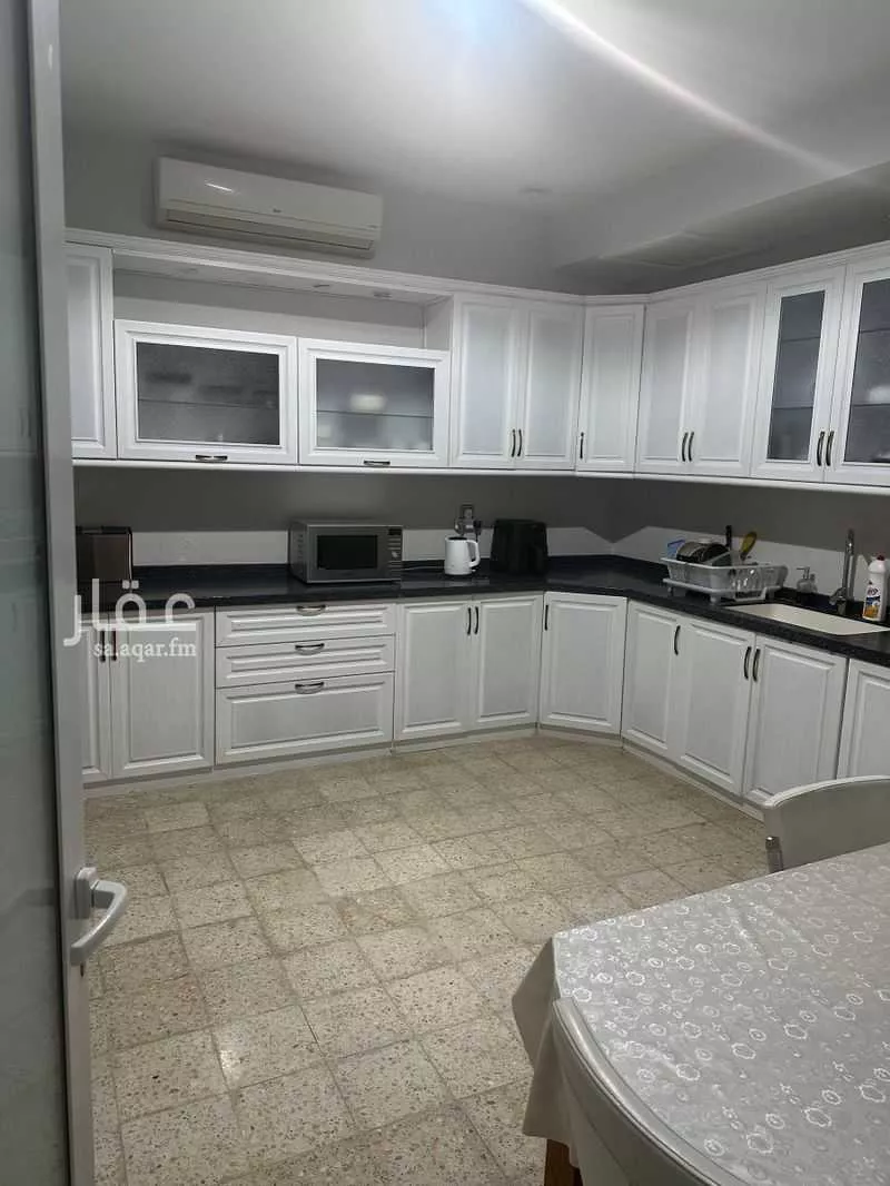 4 bedroom villa in Irqah, Riyadh 2