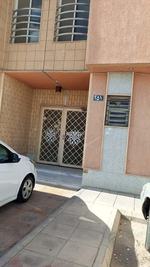3 bedroom apartment in Al Yarmouk, Riyadh 6