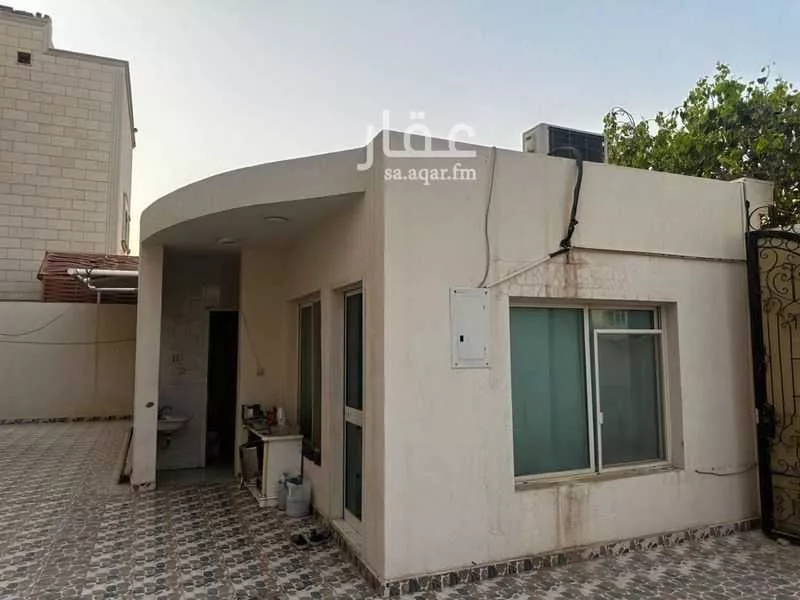 6 bedroom villa in Al Rawabi, Riyadh 3