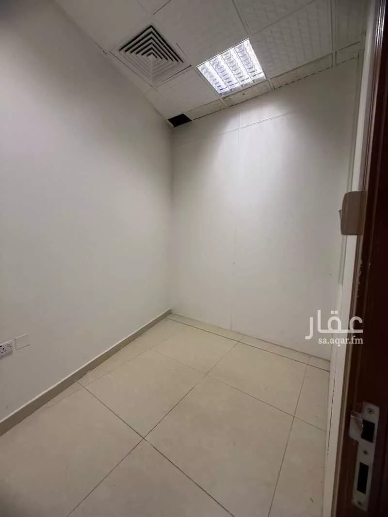 عقار 5 غرف في الملك عبدالله، الرياض 4