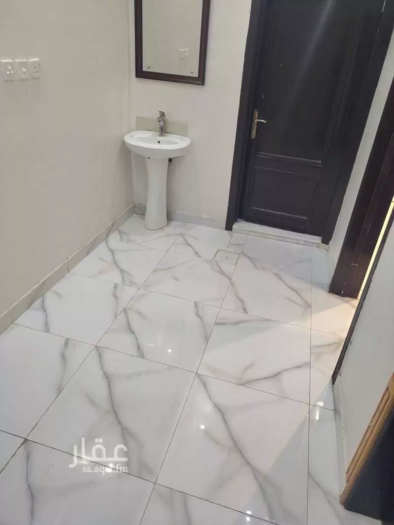 5 bedroom apartment in Al Aziziyah, Riyadh 8