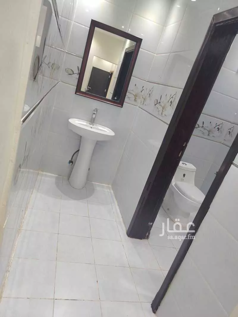 5 bedroom apartment in Al Aziziyah, Riyadh 9