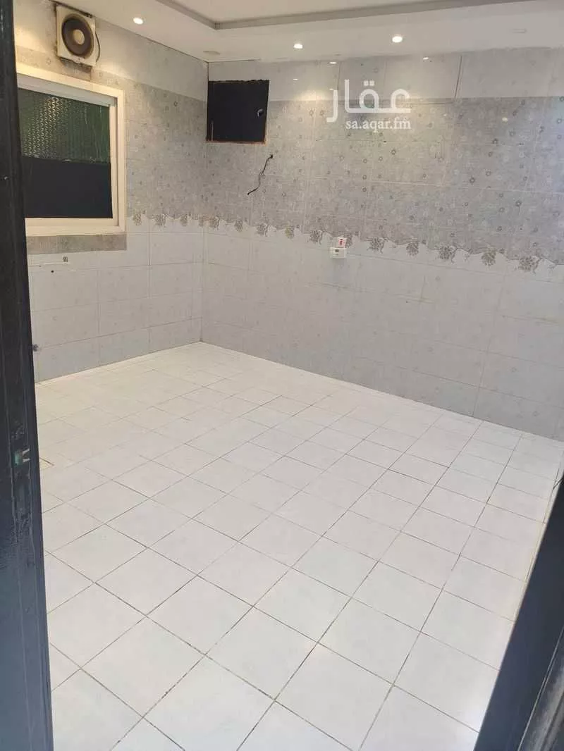 5 bedroom apartment in Al Aziziyah, Riyadh 14