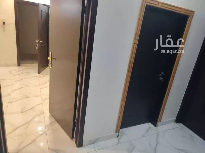 5 bedroom apartment in Al Aziziyah, Riyadh 15